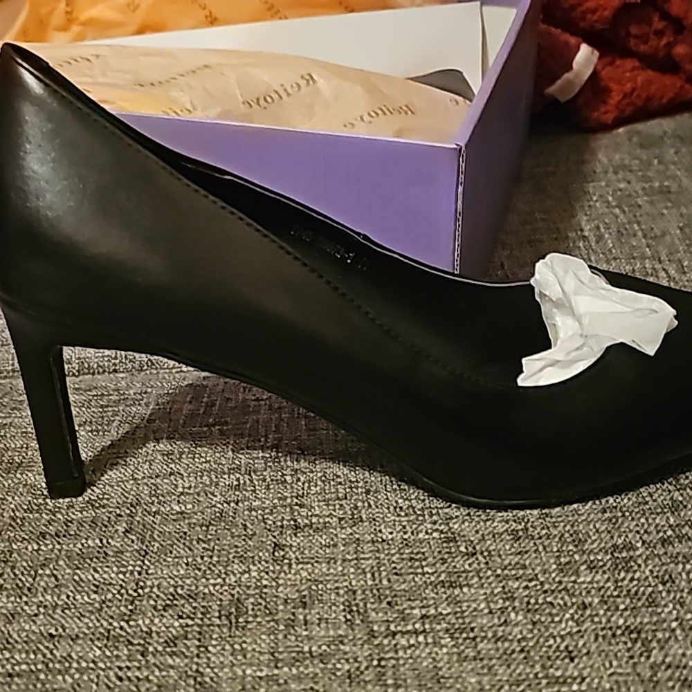 Shoes - Picture 4 of 6